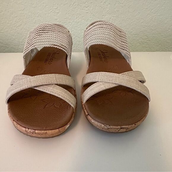 Skechers Beverlee Luxe foam low wedge cork slip on sandals. Size 7. - Picture 3 of 9
